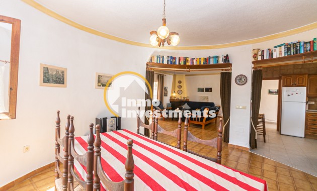 Resale - Villa - La Florida