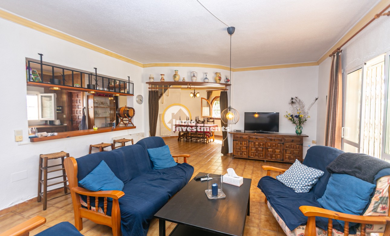 Resale - Villa - La Florida