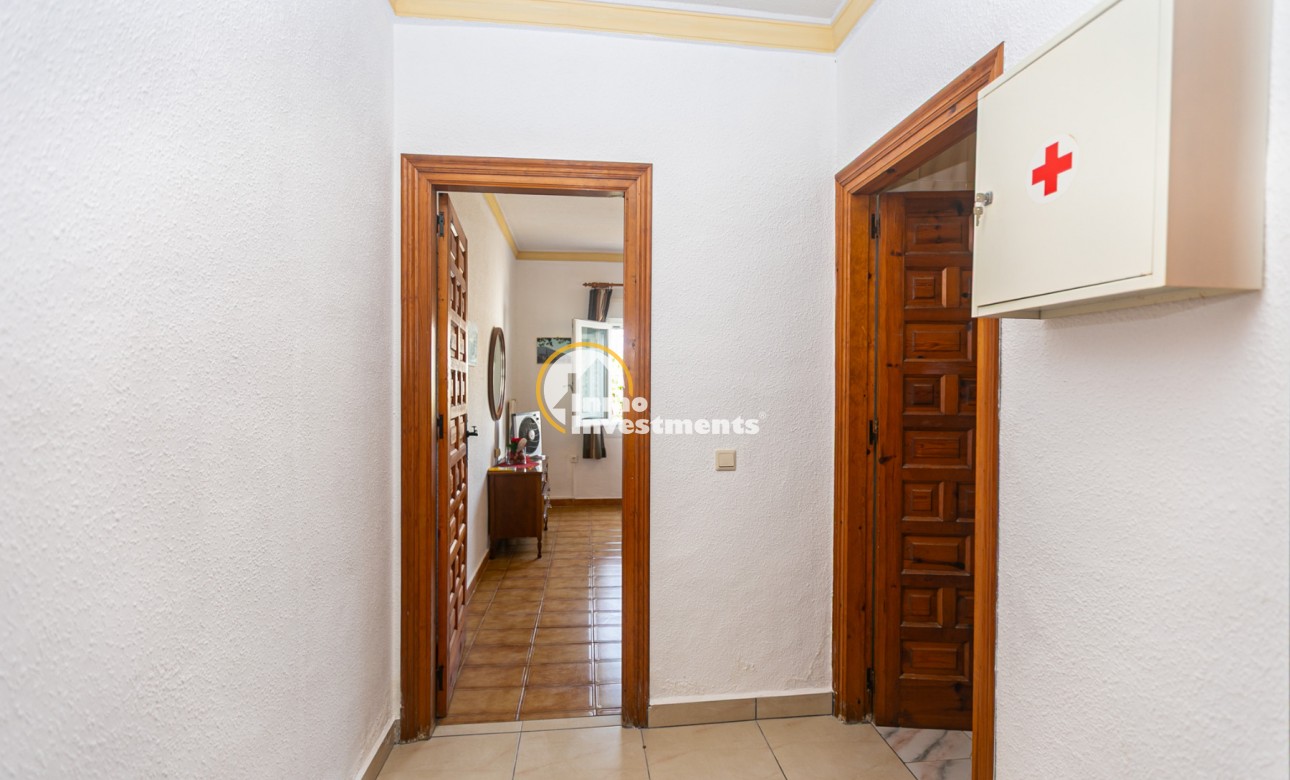 Resale - Villa - La Florida