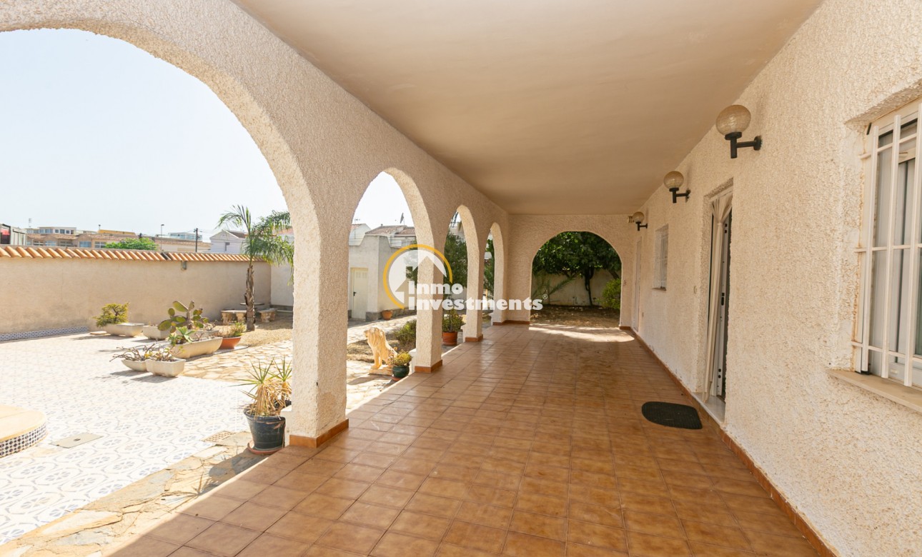 Resale - Villa - La Florida