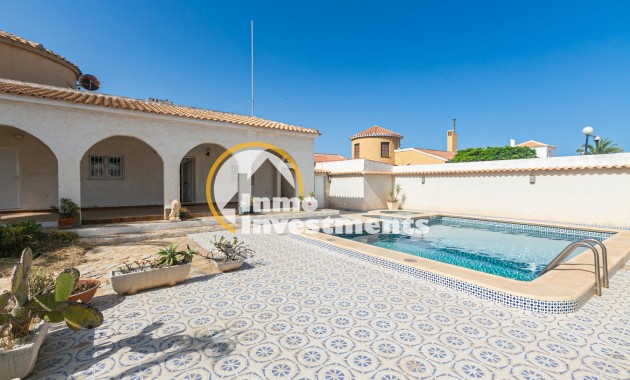 Resale - Villa - La Florida
