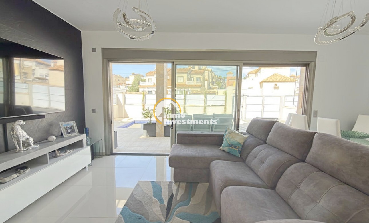 Revente privée - 3 Detached Villas - Villamartin - Blue Lagoon