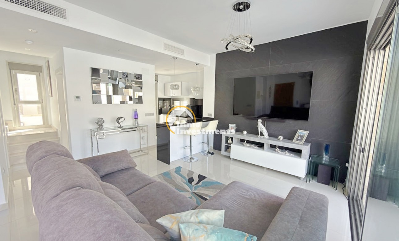 Revente privée - 3 Detached Villas - Villamartin - Blue Lagoon