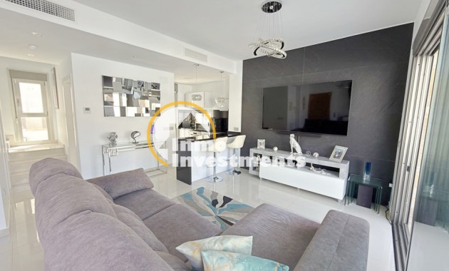 Revente privée - 3 Detached Villas - Villamartin - Blue Lagoon