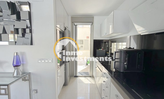 Revente privée - 3 Detached Villas - Villamartin - Blue Lagoon