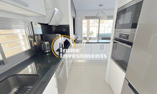 Revente privée - 3 Detached Villas - Villamartin - Blue Lagoon