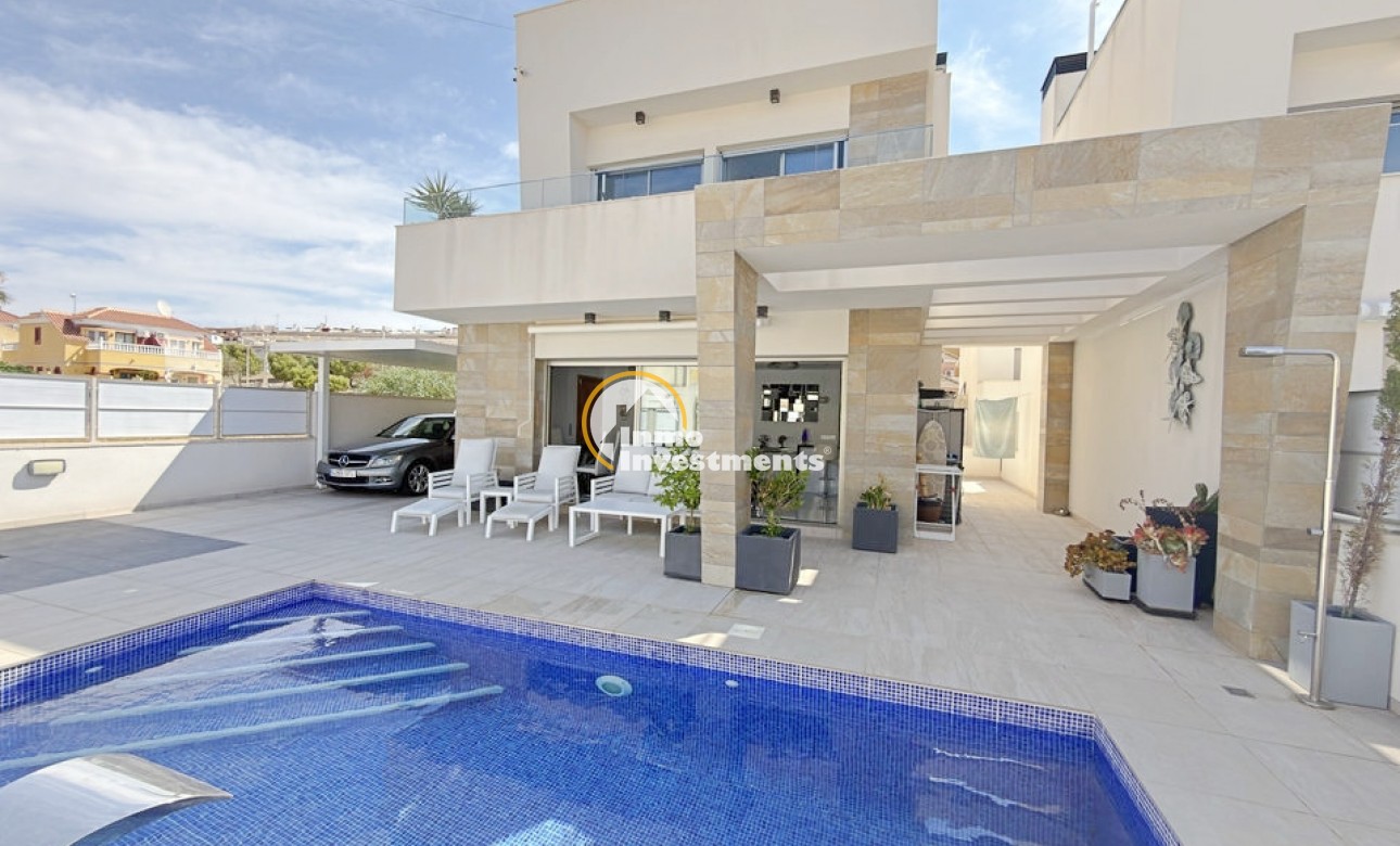 Revente privée - 3 Detached Villas - Villamartin - Blue Lagoon