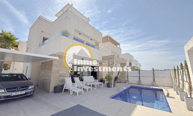 Revente privée - 3 Detached Villas - Villamartin - Blue Lagoon