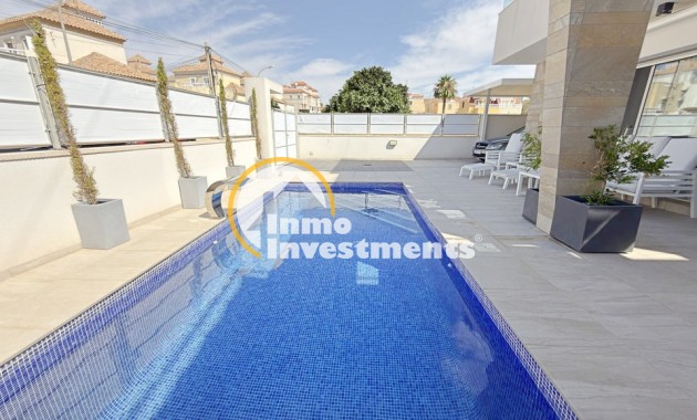 Revente privée - 3 Detached Villas - Villamartin - Blue Lagoon