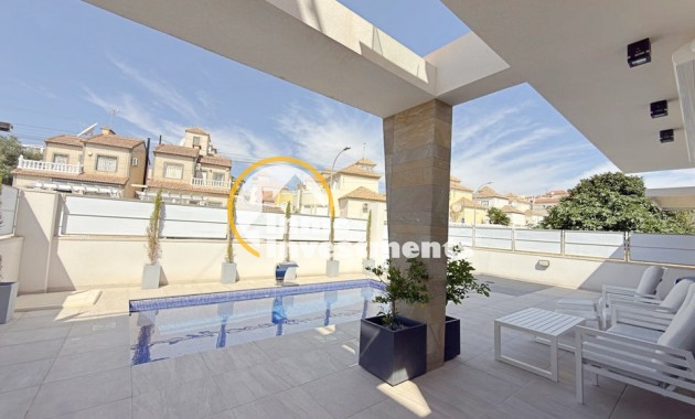 Revente privée - 3 Detached Villas - Villamartin - Blue Lagoon
