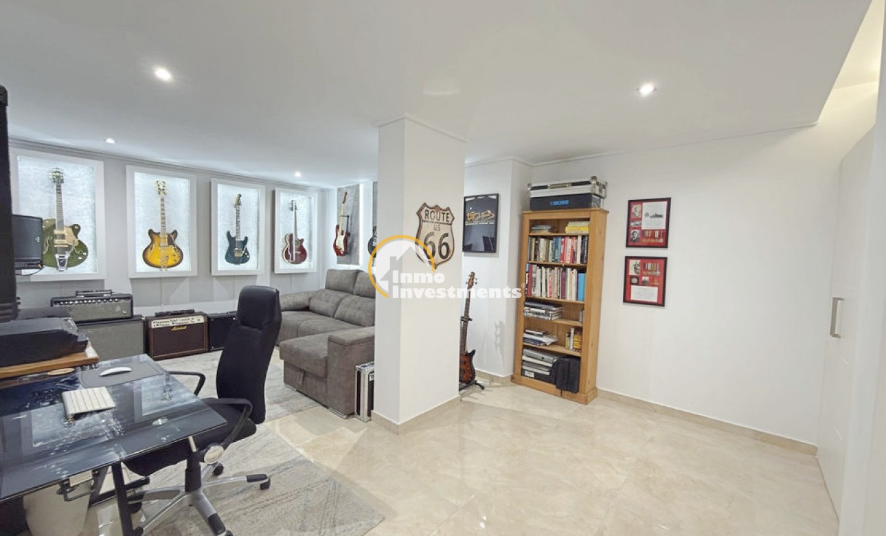 Revente privée - 3 Detached Villas - Villamartin - Blue Lagoon