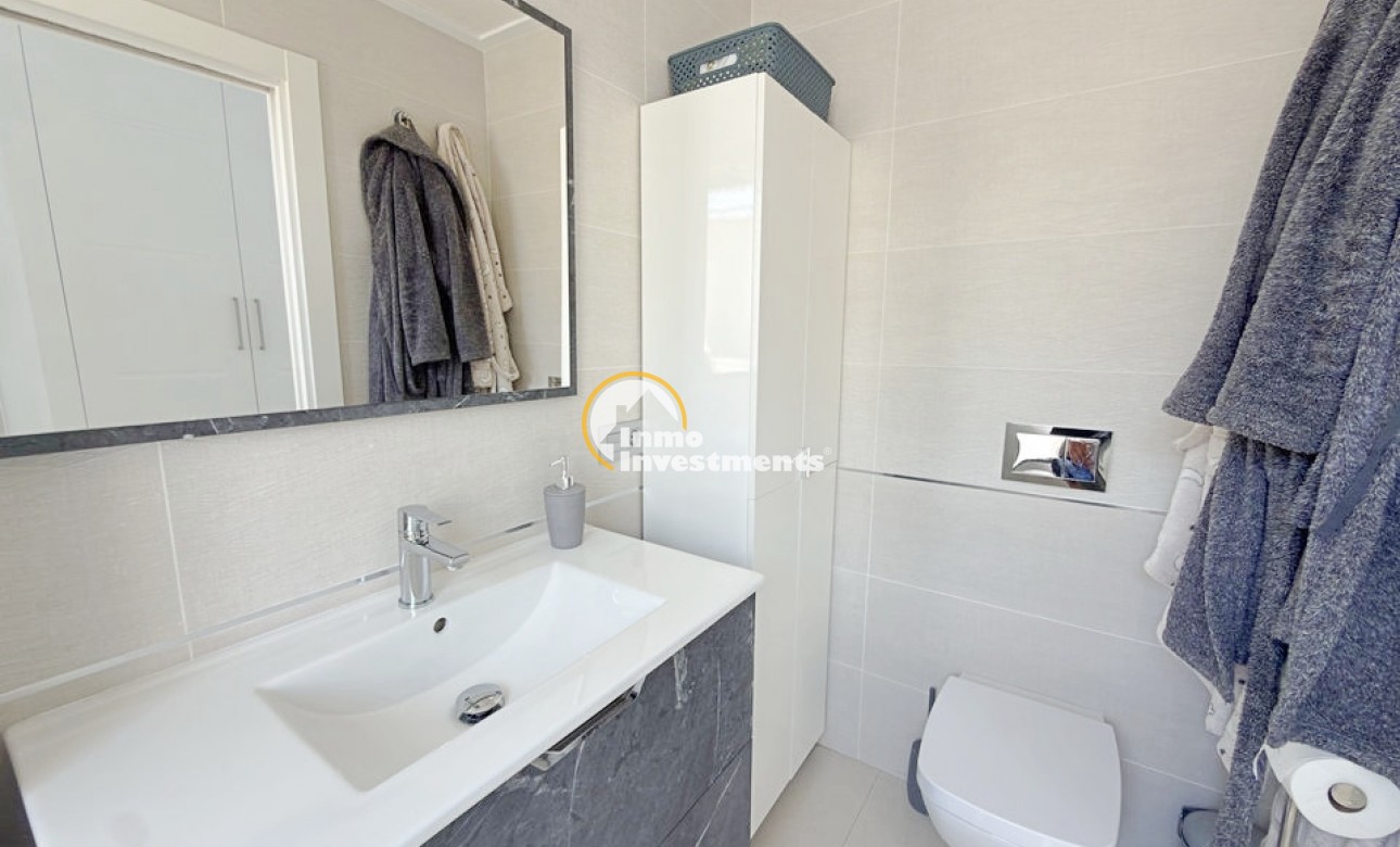 Revente privée - 3 Detached Villas - Villamartin - Blue Lagoon