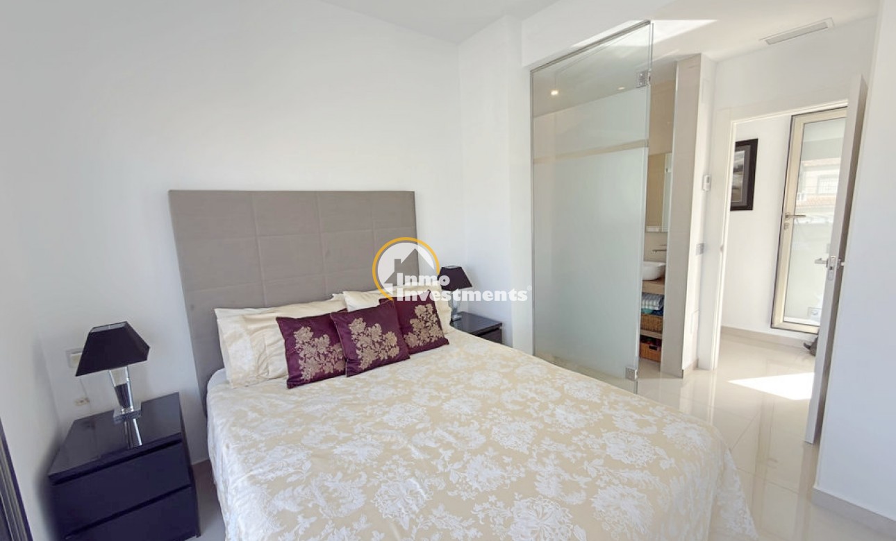 Revente privée - 3 Detached Villas - Villamartin - Blue Lagoon