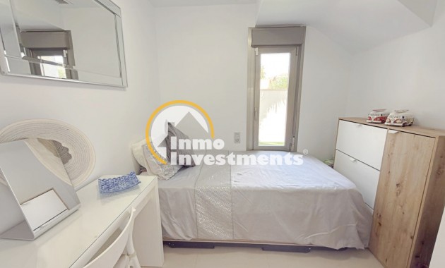 Revente privée - 3 Detached Villas - Villamartin - Blue Lagoon