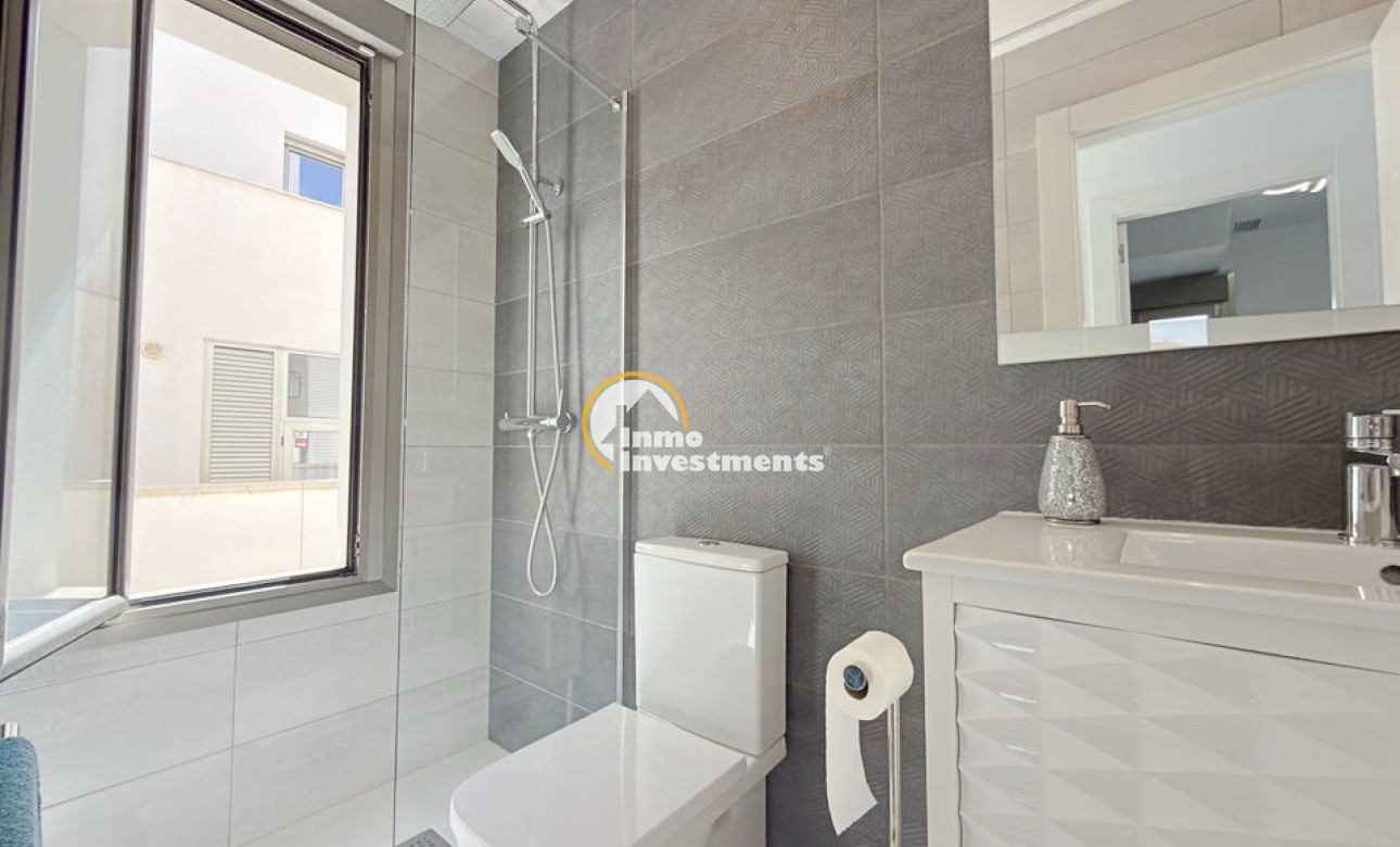 Revente privée - 3 Detached Villas - Villamartin - Blue Lagoon