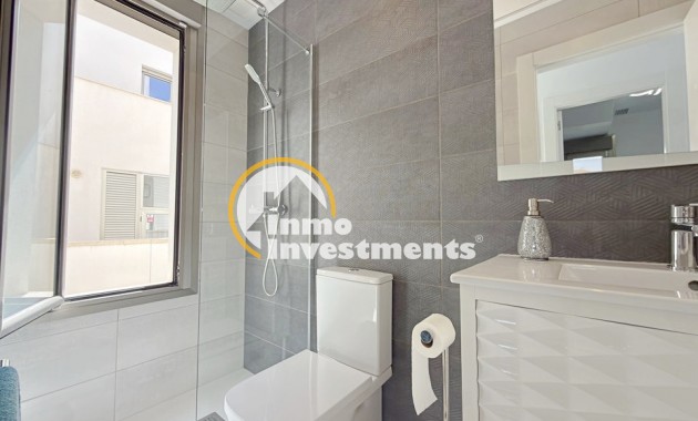 Revente privée - 3 Detached Villas - Villamartin - Blue Lagoon