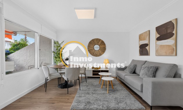 Resale - Apartment - Villamartin - Rioja