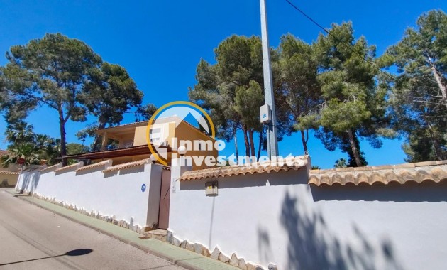Resale - Villa - Pinar de Campoverde