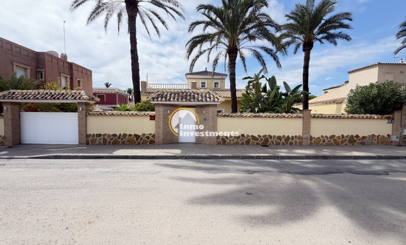 Till salu - Villa - Cabo Roig - Beachside