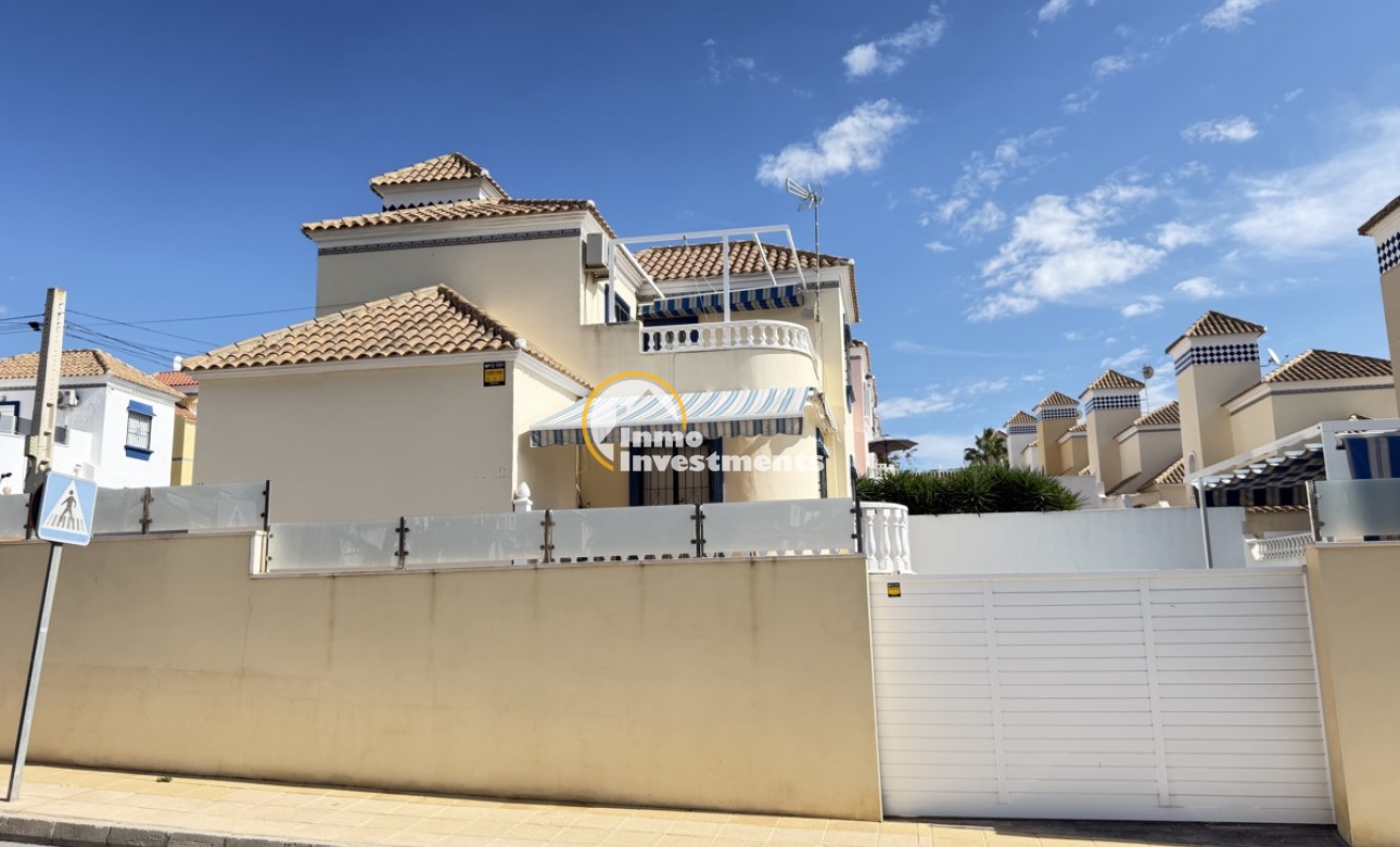 Reventa - Chalet independiente - Villamartin - Bosque de las Lomas 