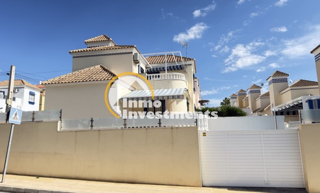 Reventa - Chalet independiente - Villamartin - Bosque de las Lomas 