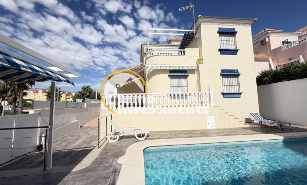 Reventa - Chalet independiente - Villamartin - Bosque de las Lomas 