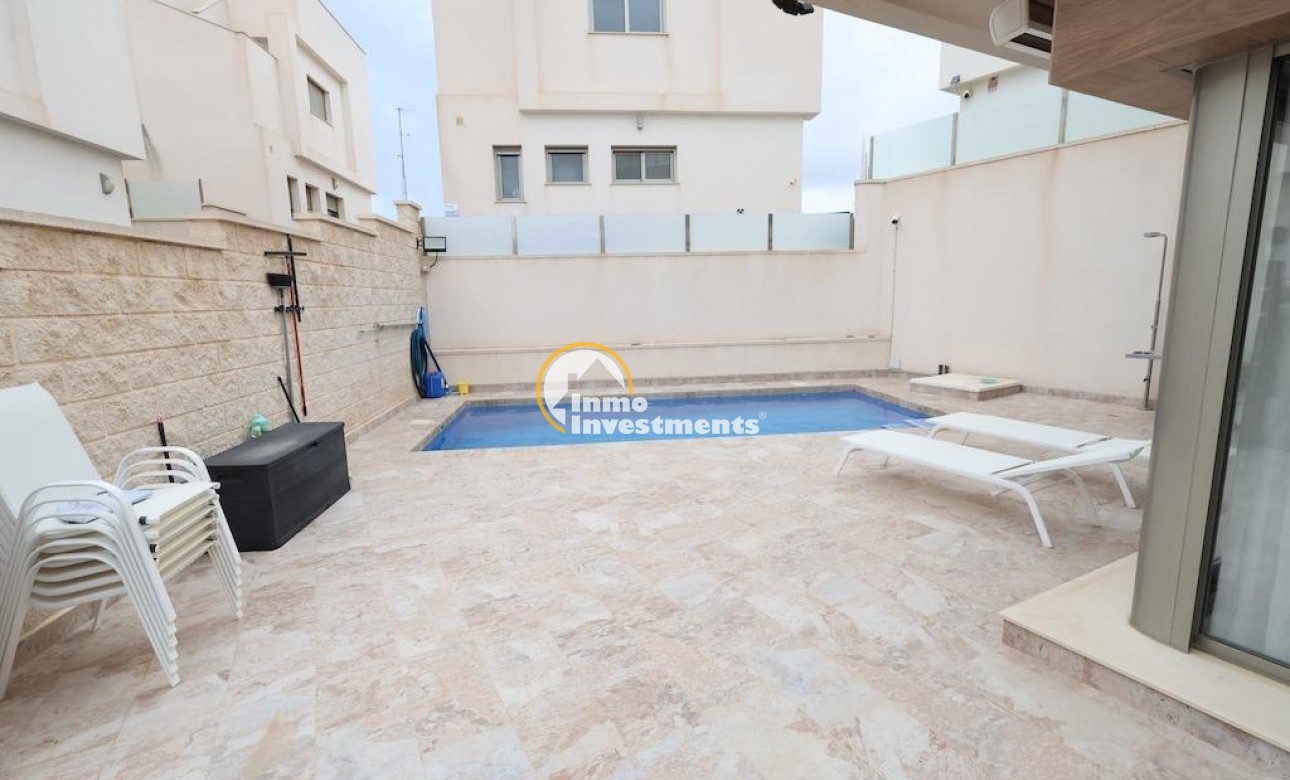 Bestaande bouw - Villa - Orihuela Costa - Villamartín-Las Filipinas