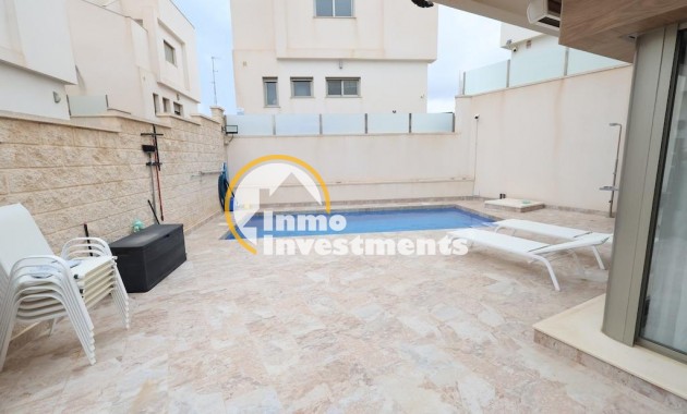 Bestaande bouw - Villa - Orihuela Costa - Villamartín-Las Filipinas