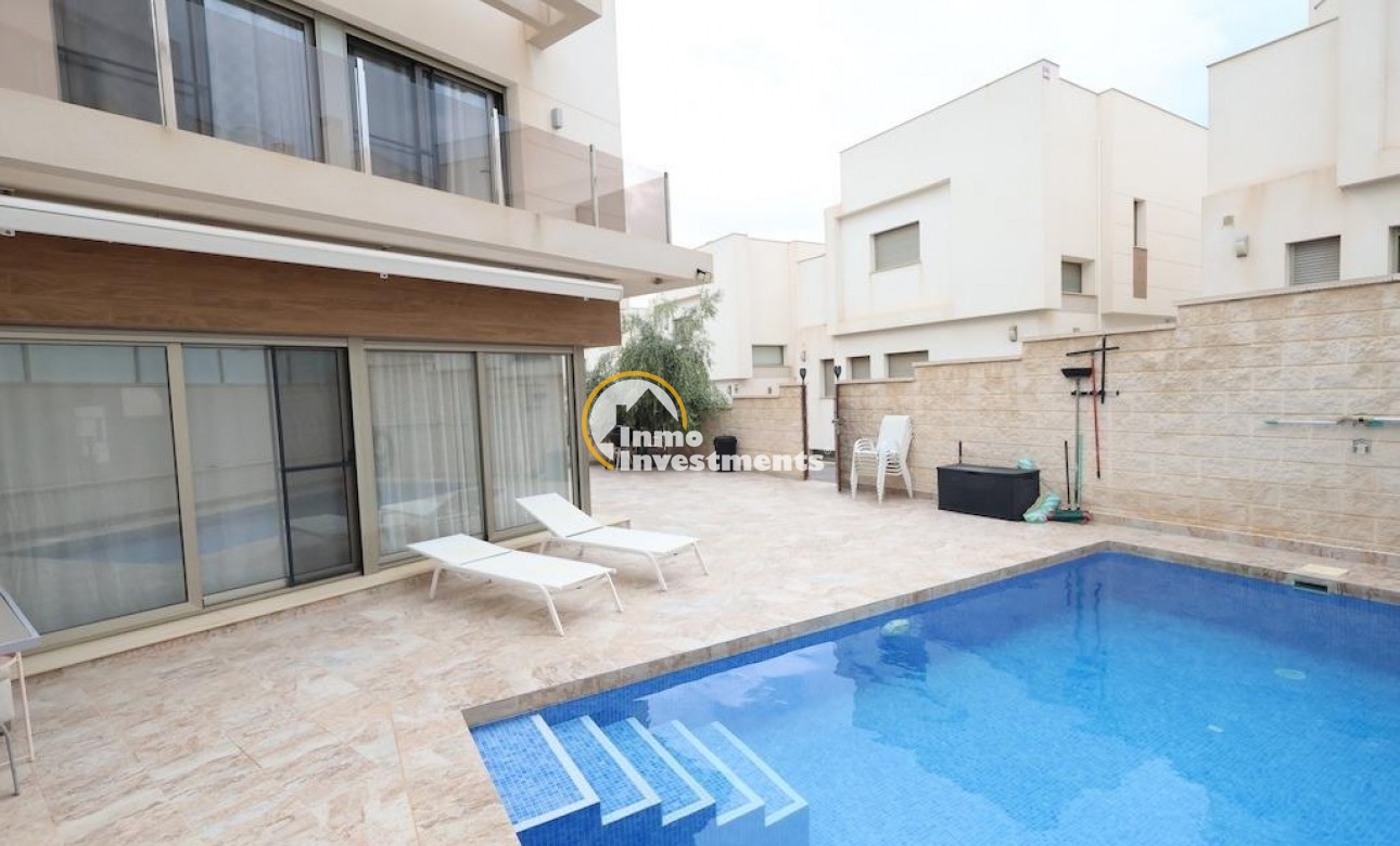 Bestaande bouw - Villa - Orihuela Costa - Villamartín-Las Filipinas