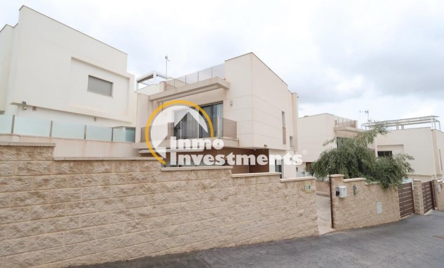 Bestaande bouw - Villa - Orihuela Costa - Villamartín-Las Filipinas