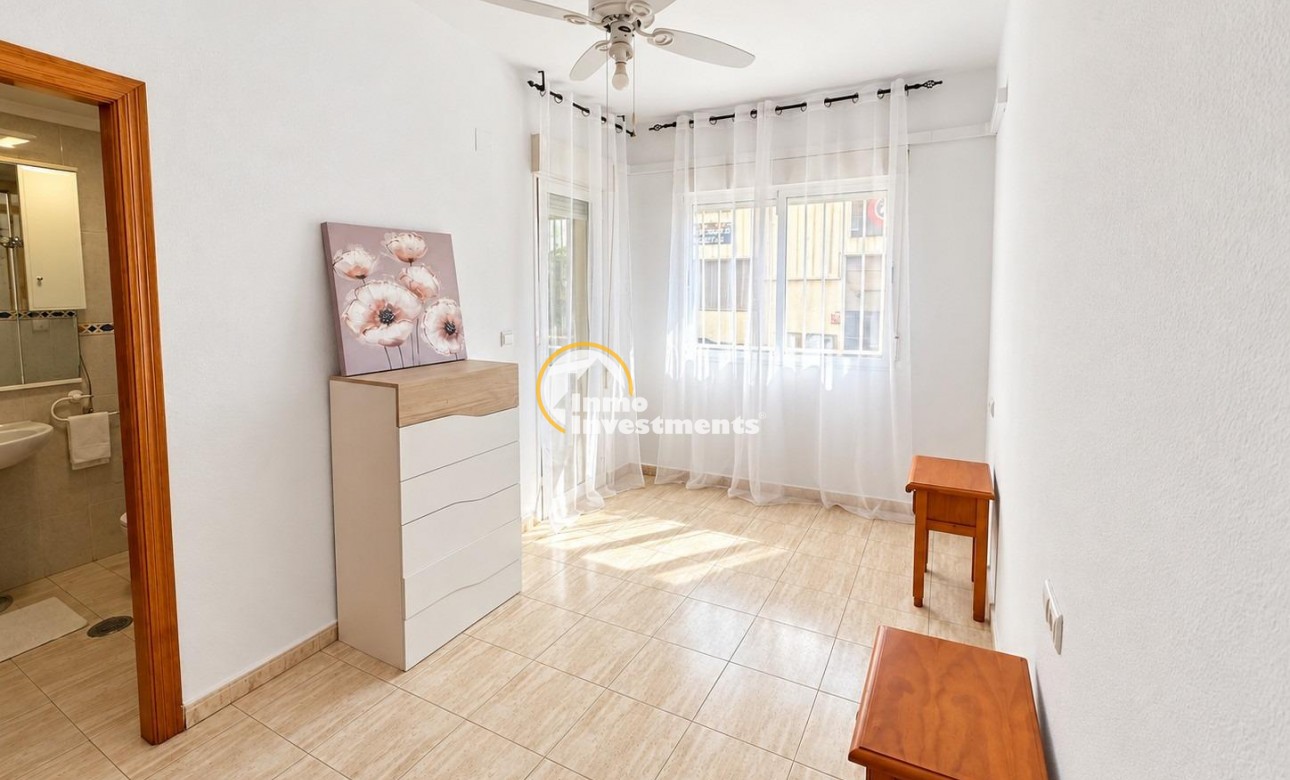 Resale - Apartment - Torrevieja - Centro