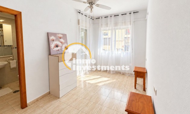 Resale - Apartment - Torrevieja - Centro