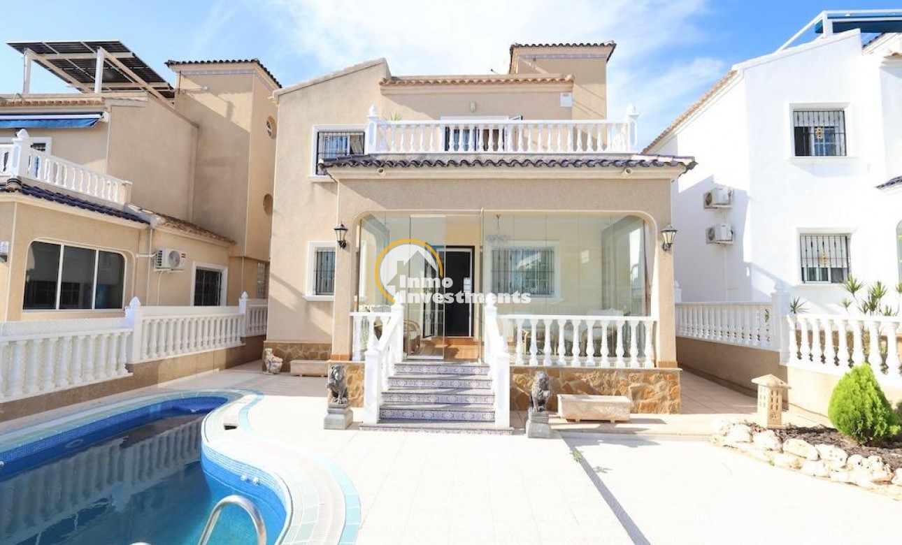 Reventa - Chalet independiente - Las Filipinas
