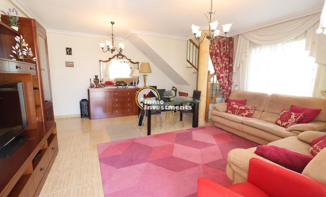 Reventa - Chalet independiente - Las Filipinas