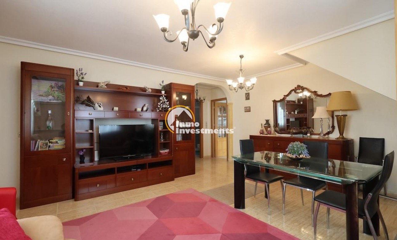 Reventa - Chalet independiente - Las Filipinas