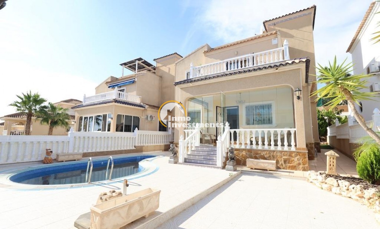 Reventa - Chalet independiente - Las Filipinas