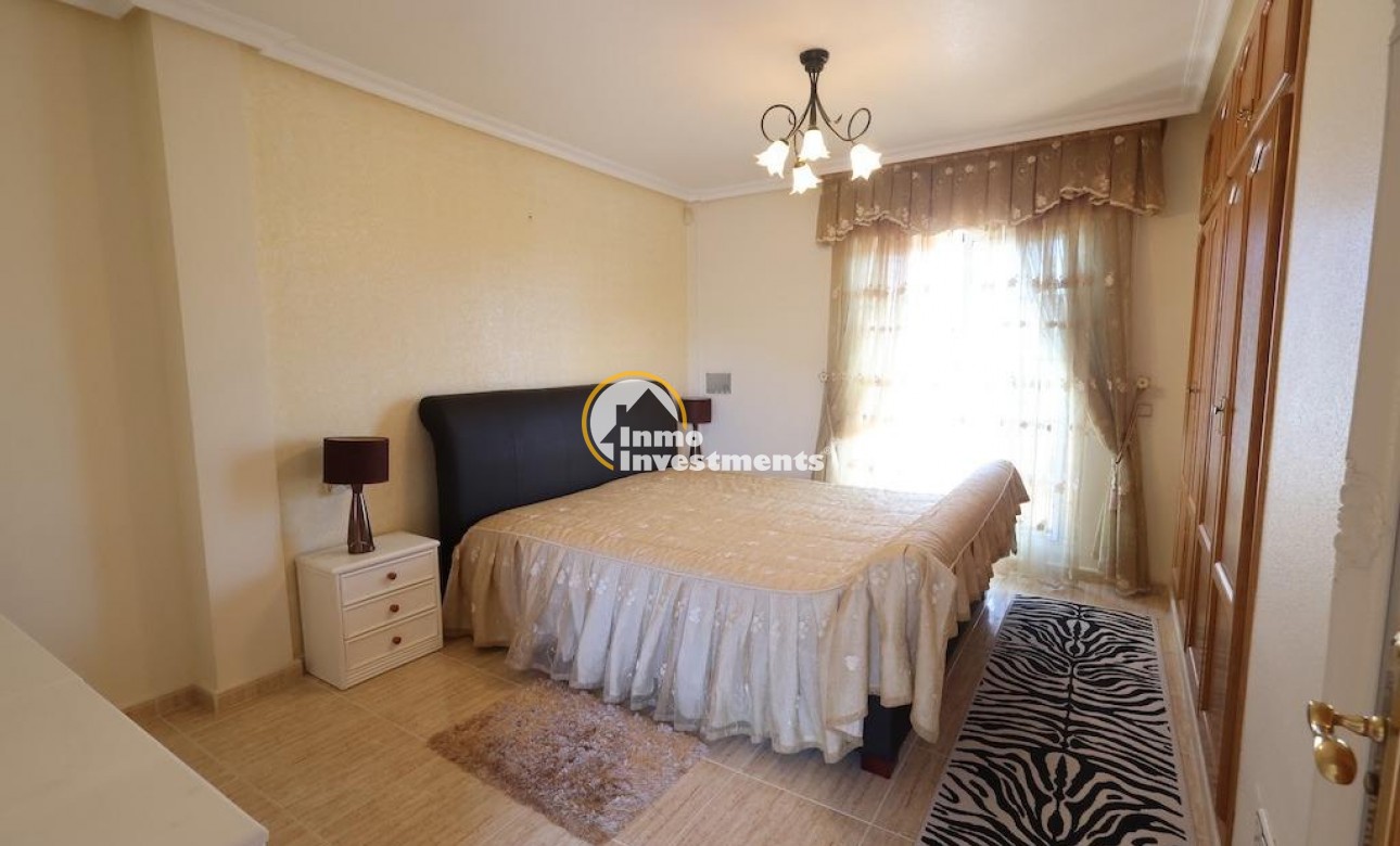 Reventa - Chalet independiente - Las Filipinas