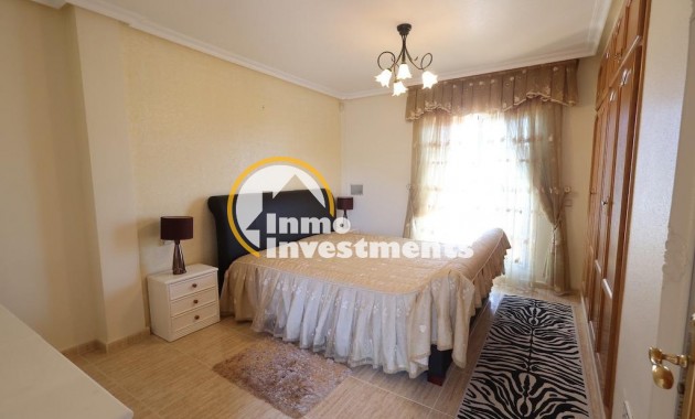 Reventa - Chalet independiente - Las Filipinas