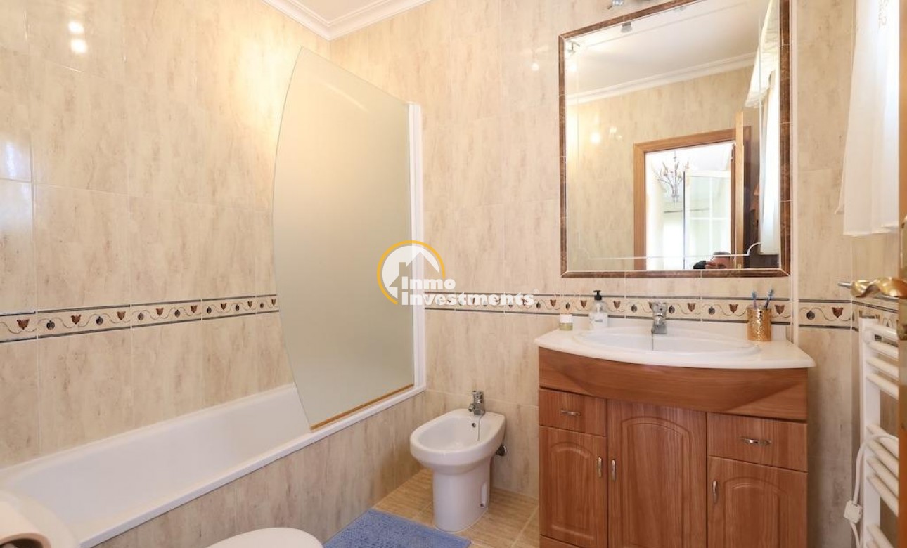 Reventa - Chalet independiente - Las Filipinas