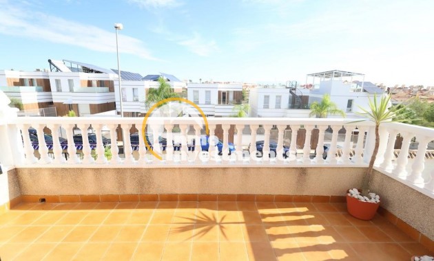 Reventa - Chalet independiente - Las Filipinas