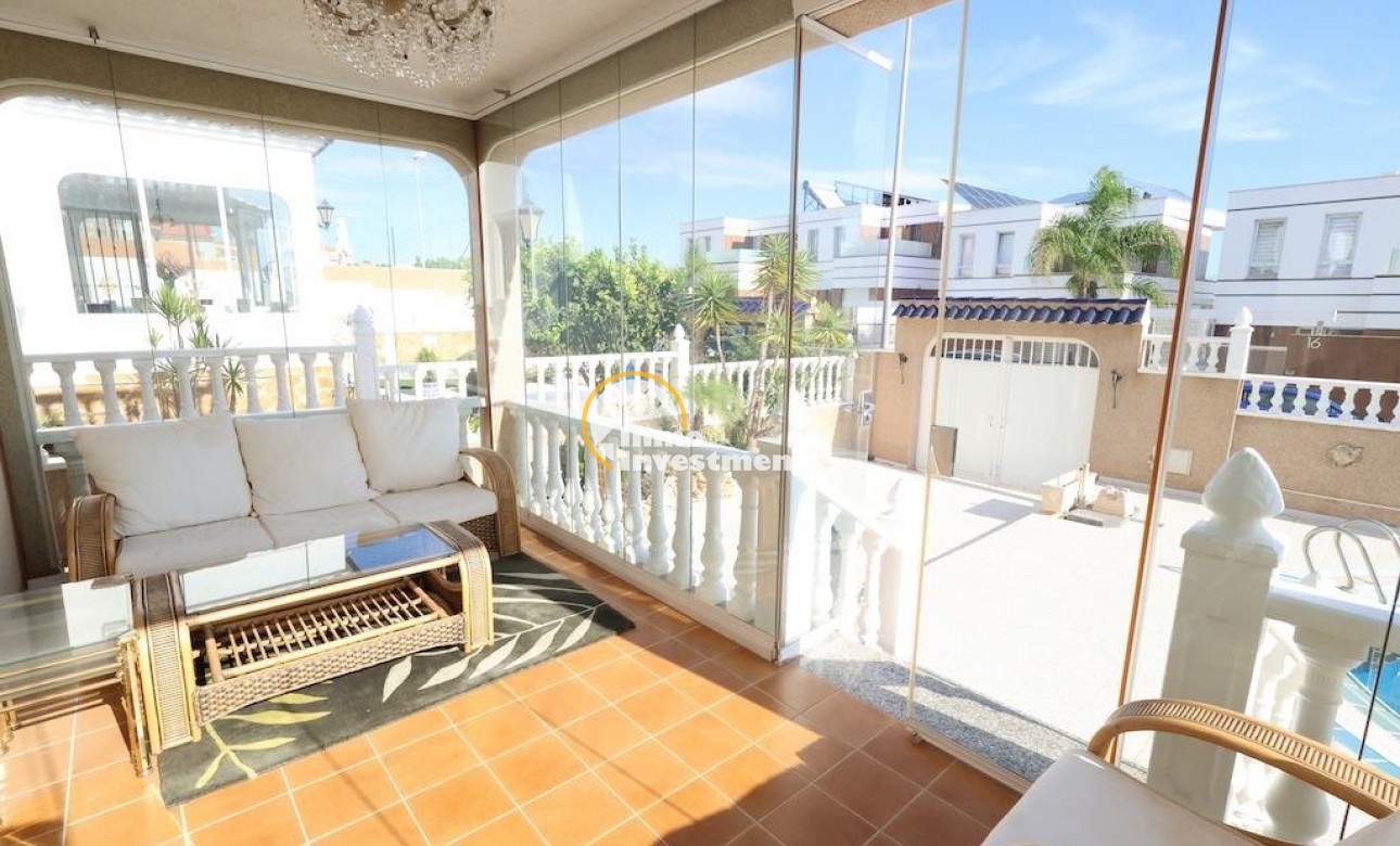 Reventa - Chalet independiente - Las Filipinas