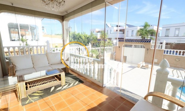 Reventa - Chalet independiente - Las Filipinas