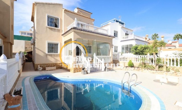 Reventa - Chalet independiente - Las Filipinas