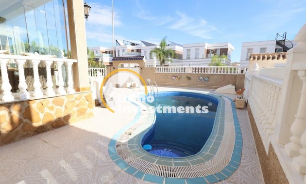 Reventa - Chalet independiente - Las Filipinas