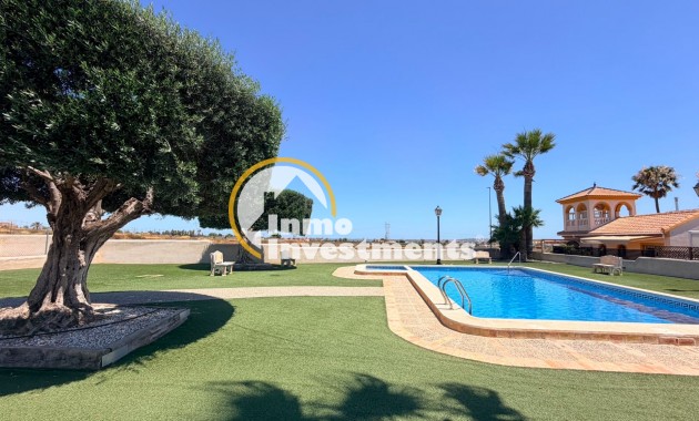 Reventa - Chalet pareado - Los Montesinos
