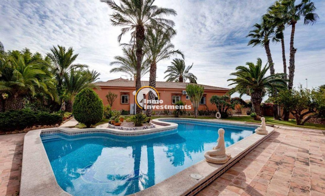 Resale - Villa - Torrevieja - La Siesta