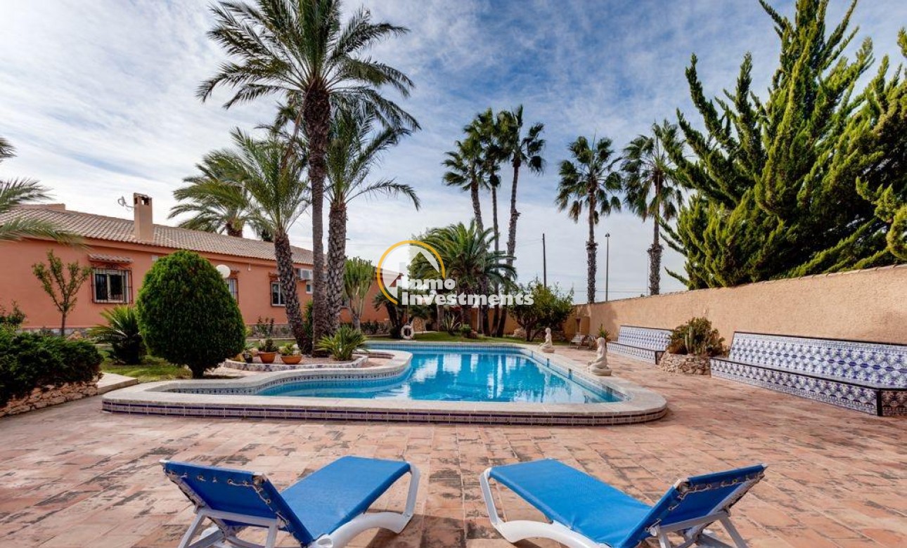 Resale - Villa - Torrevieja - La Siesta