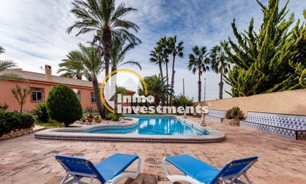 Resale - Villa - Torrevieja - La Siesta