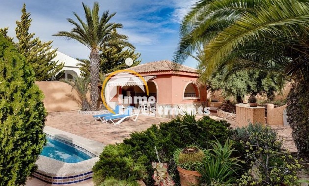 Resale - Villa - Torrevieja - La Siesta