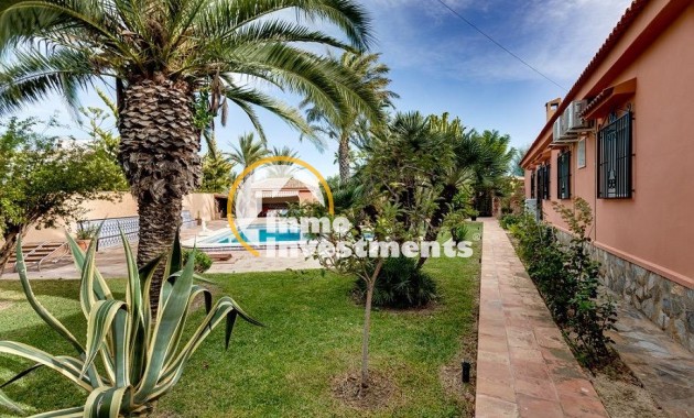 Resale - Villa - Torrevieja - La Siesta
